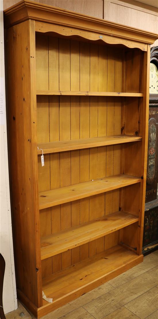 A set of large pine shelves, H.210cm